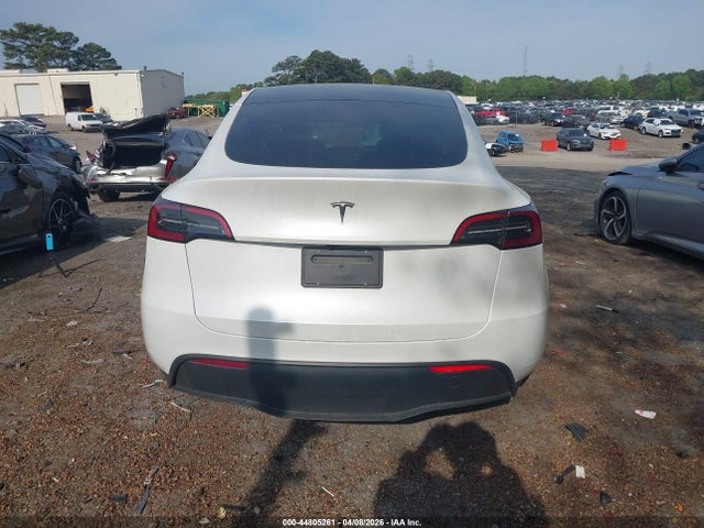 2024 Tesla Model Y Long Range Single Motor Rear-wheel Drive/rwd მანქანა იყიდება აუქციონზე, vin: 7SAYGDED2RA332070, აუქციონის ნომერი: 44805261