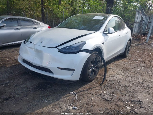 2024 Tesla Model Y Long Range Single Motor Rear-wheel Drive/rwd მანქანა იყიდება აუქციონზე, vin: 7SAYGDED2RA332070, აუქციონის ნომერი: 44805261