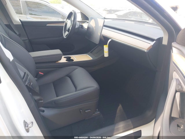 2024 Tesla Model Y Long Range Single Motor Rear-wheel Drive/rwd მანქანა იყიდება აუქციონზე, vin: 7SAYGDED2RA332070, აუქციონის ნომერი: 44805261