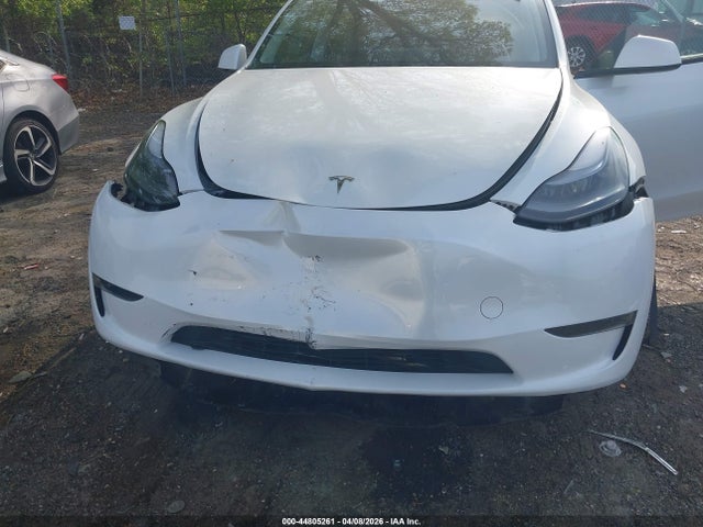 2024 Tesla Model Y Long Range Single Motor Rear-wheel Drive/rwd მანქანა იყიდება აუქციონზე, vin: 7SAYGDED2RA332070, აუქციონის ნომერი: 44805261
