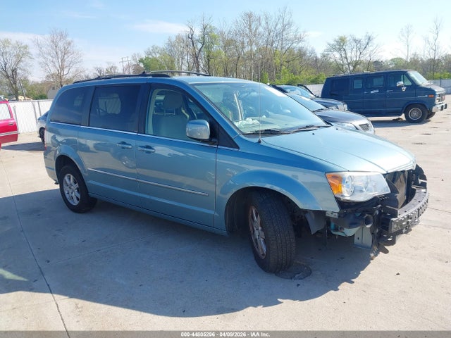 44805296 :رقم المزاد ، 2A4RR5D18AR141610 vin ، 2010 Chrysler Town & Country Touring مزاد بيع