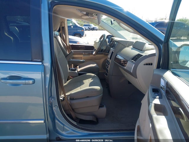 Продажа на аукционе авто 2010 Chrysler Town & Country Touring, vin: 2A4RR5D18AR141610, номер лота: 44805296