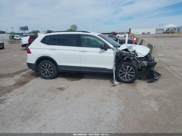 Продаж на аукціоні авто 2019 Volkswagen Tiguan 2.0t Se/2.0t Sel/2.0t Sel R-line/2.0t Sel R-line Black, vin: 3VV3B7AX9KM139539, номер лоту: 44805309