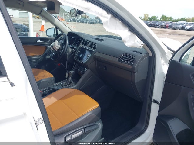 Продаж на аукціоні авто 2019 Volkswagen Tiguan 2.0t Se/2.0t Sel/2.0t Sel R-line/2.0t Sel R-line Black, vin: 3VV3B7AX9KM139539, номер лоту: 44805309