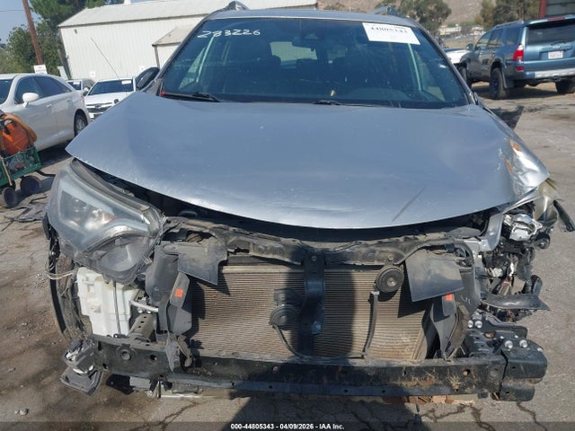 2T3NFREV9GW283226 Toyota RAV4 SE