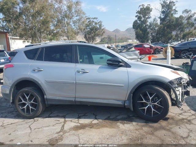 2T3NFREV9GW283226 Toyota RAV4 SE