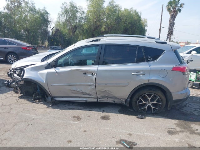 2T3NFREV9GW283226 Toyota RAV4 SE