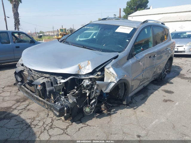 2T3NFREV9GW283226 Toyota RAV4 SE