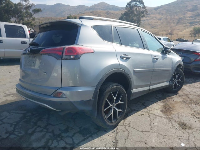 2T3NFREV9GW283226 Toyota RAV4 SE