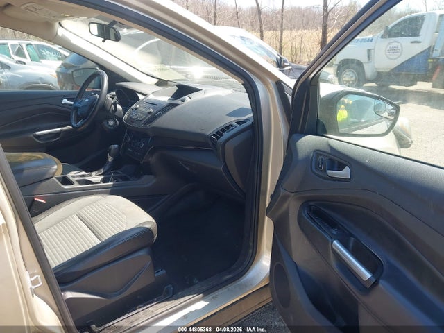 44805368 :رقم المزاد ، 1FMCU0G92HUE28691 vin ، 2017 Ford Escape Se مزاد بيع