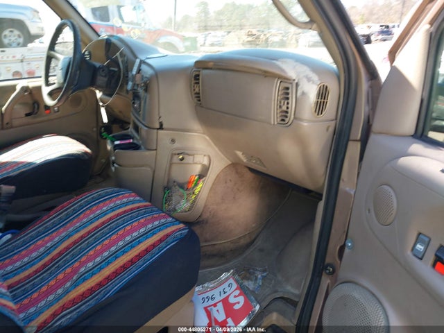 Aukcja sprzedaży 2002 Gmc Safari Sle, vin: 1GKDM19X42B515963, numer aukcji: 44805371