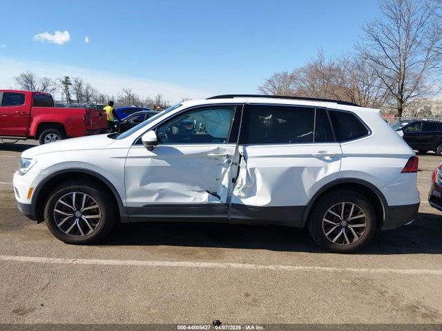44805427 :رقم المزاد ، 3VV2B7AX9KM185836 vin ، 2019 Volkswagen Tiguan 2.0t Se/2.0t Sel/2.0t Sel R-line/2.0t Sel R-line Black مزاد بيع