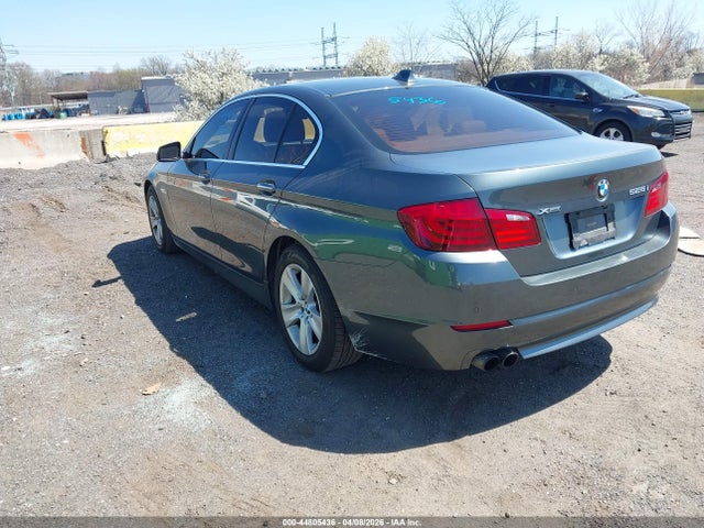 2013 BMW 528I WBAXH5C56DD112406 Photo 2