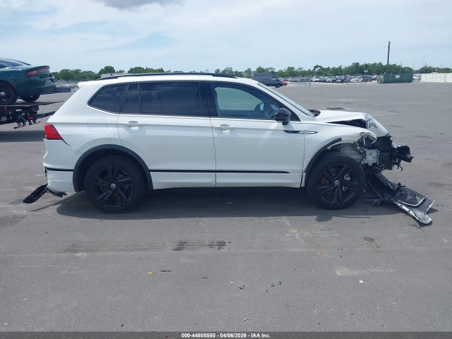 Aukcja sprzedaży 2023 Volkswagen Tiguan 2.0t Se R-line Black, vin: 3VVCB7AX8PM025930, numer aukcji: 44805580