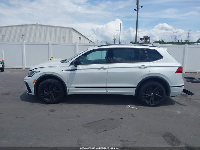 Aukcja sprzedaży 2023 Volkswagen Tiguan 2.0t Se R-line Black, vin: 3VVCB7AX8PM025930, numer aukcji: 44805580