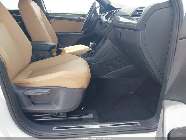 Aukcja sprzedaży 2023 Volkswagen Tiguan 2.0t Se R-line Black, vin: 3VVCB7AX8PM025930, numer aukcji: 44805580