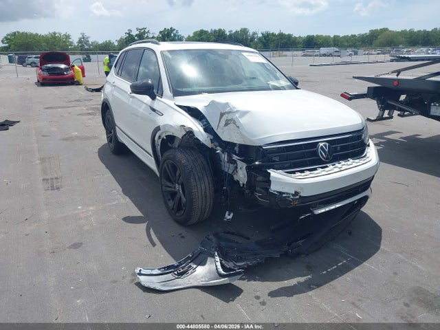 Aukcja sprzedaży 2023 Volkswagen Tiguan 2.0t Se R-line Black, vin: 3VVCB7AX8PM025930, numer aukcji: 44805580