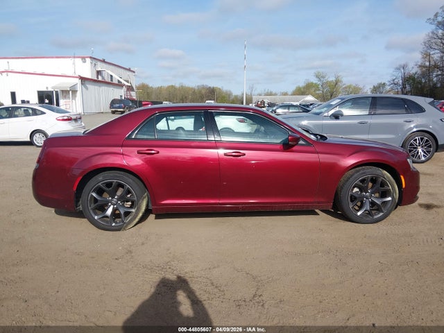 44805607 :رقم المزاد ، 2C3CCABG7PH580880 vin ، 2023 Chrysler 300 300s مزاد بيع