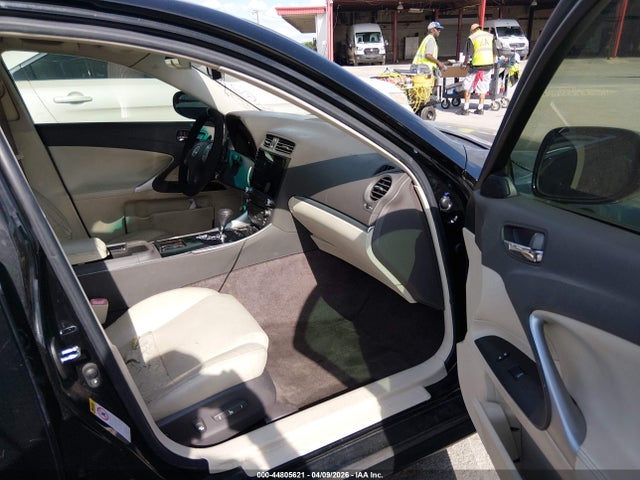 44805621 :رقم المزاد ، JTHCF5C21D5060768 vin ، 2013 Lexus Is 250 مزاد بيع