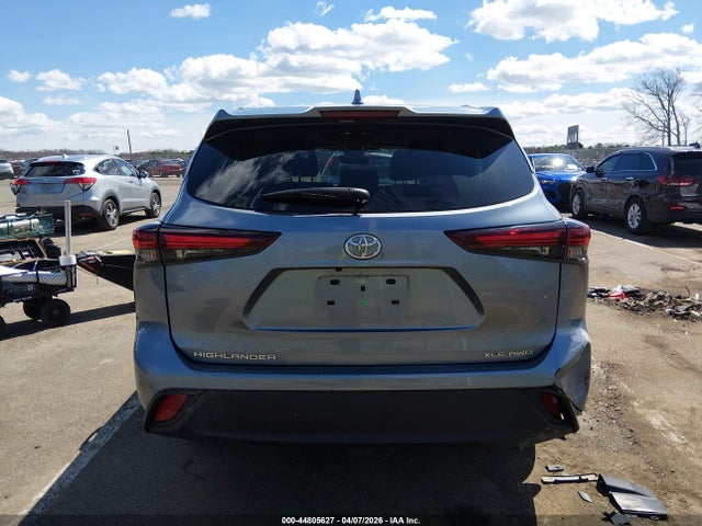 5TDKDRBH8RS534300 Toyota Highlander Xle