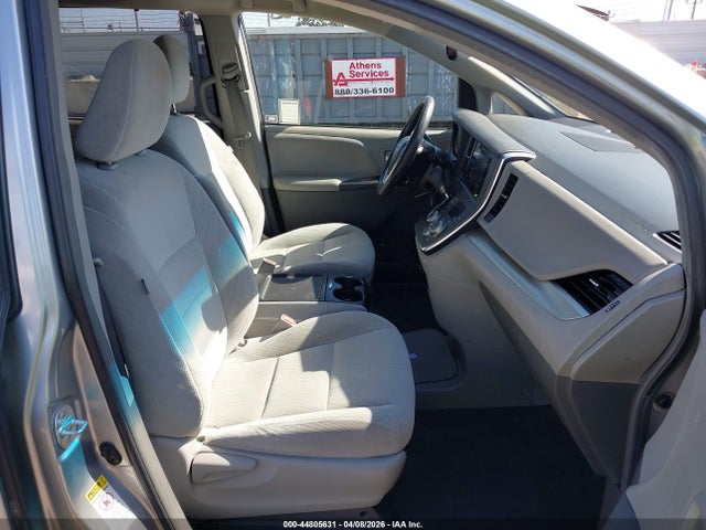 Продажа на аукционе авто 2017 Toyota Sienna Le 8 Passenger, vin: 5TDKZ3DC5HS834603, номер лота: 44805631