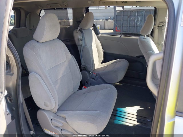 Продажа на аукционе авто 2017 Toyota Sienna Le 8 Passenger, vin: 5TDKZ3DC5HS834603, номер лота: 44805631