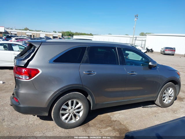 Продажа на аукционе авто 2017 Kia Sorento 2.4l Lx, vin: 5XYPG4A3XHG272510, номер лота: 44805664