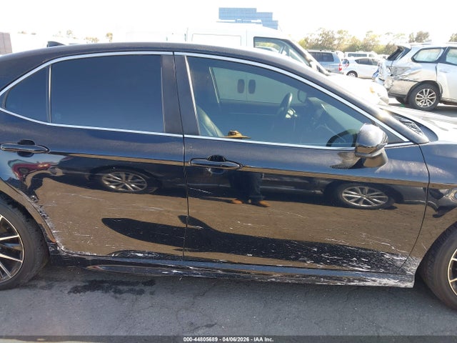 4T1G11AK6MU593942 Toyota CAMRY SE