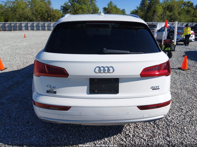 44805737 :رقم المزاد ، WA1BNAFY6J2047370 vin ، 2018 Audi Q5 2.0t Premium/2.0t Tech Premium مزاد بيع