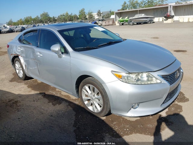 44805744 :رقم المزاد ، JTHBW1GG5D2032497 vin ، 2013 Lexus Es 300h مزاد بيع
