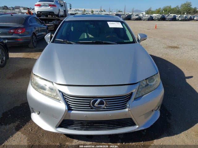 44805744 :رقم المزاد ، JTHBW1GG5D2032497 vin ، 2013 Lexus Es 300h مزاد بيع