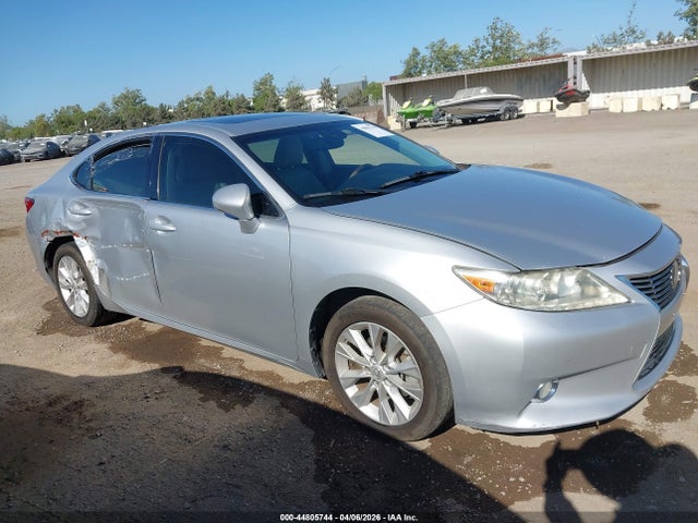 44805744 :رقم المزاد ، JTHBW1GG5D2032497 vin ، 2013 Lexus Es 300h مزاد بيع