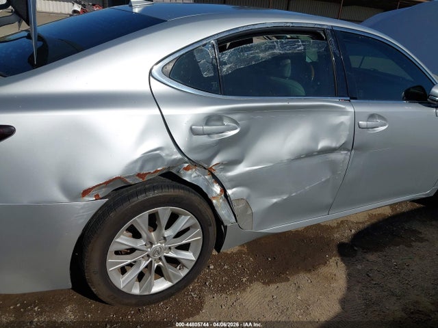 44805744 :رقم المزاد ، JTHBW1GG5D2032497 vin ، 2013 Lexus Es 300h مزاد بيع