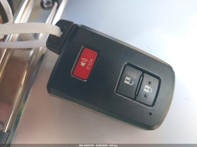 44805758 :رقم المزاد ، JTDZN3EU1HJ058954 vin ، 2017 Toyota Prius V Two مزاد بيع