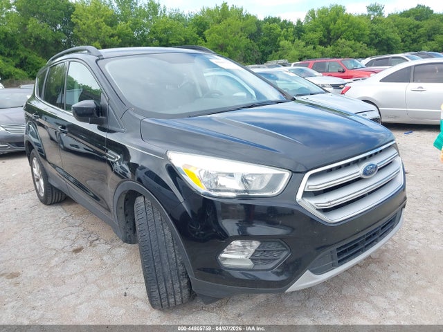 1FMCU0GD0JUA73160 Ford ESCAPE SE