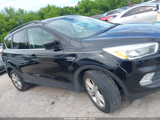 1FMCU0GD0JUA73160 Ford ESCAPE SE