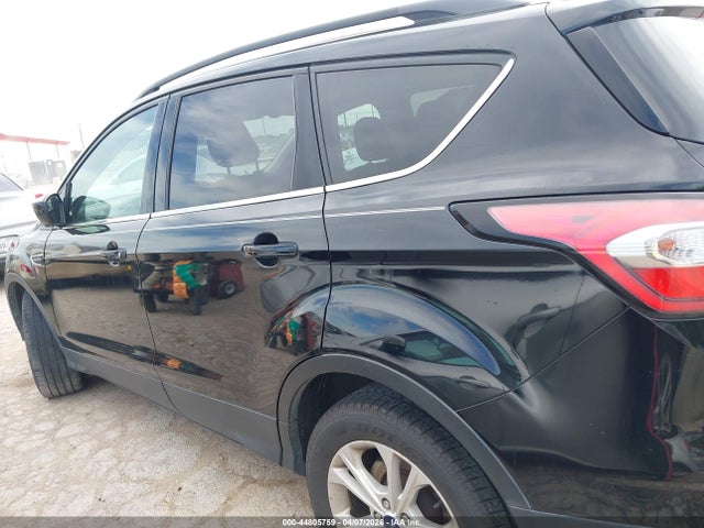 1FMCU0GD0JUA73160 Ford ESCAPE SE