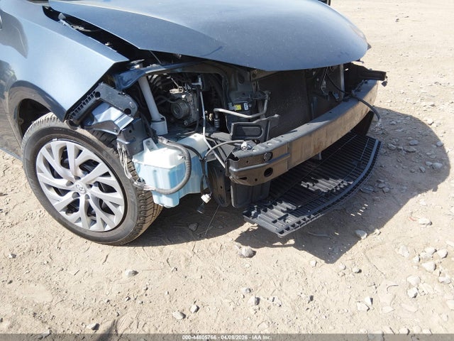 2T1BURHE3JC979361 Toyota COROLLA LE