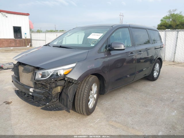 44805801 :رقم المزاد ، KNDMB5C14H6330911 vin ، 2017 Kia Sedona Lx مزاد بيع