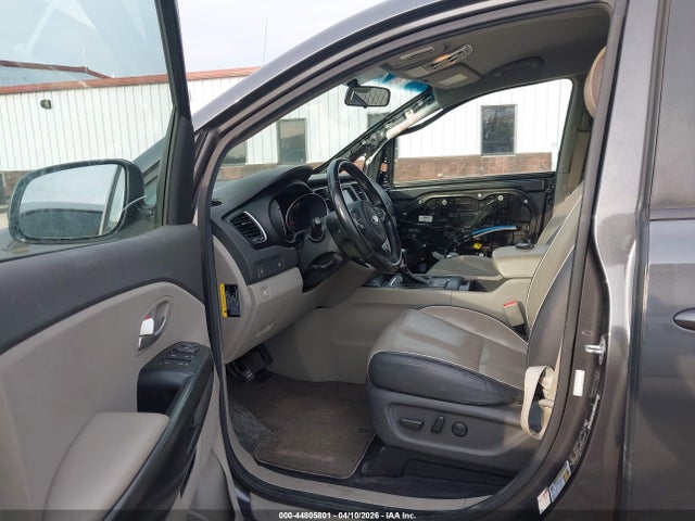 44805801 :رقم المزاد ، KNDMB5C14H6330911 vin ، 2017 Kia Sedona Lx مزاد بيع