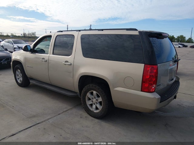 2011 GMC YUKON XL 1500 1GKS1HE08BR332574 Photo 2
