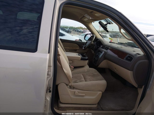 2011 GMC YUKON XL 1500 1GKS1HE08BR332574 Photo 4