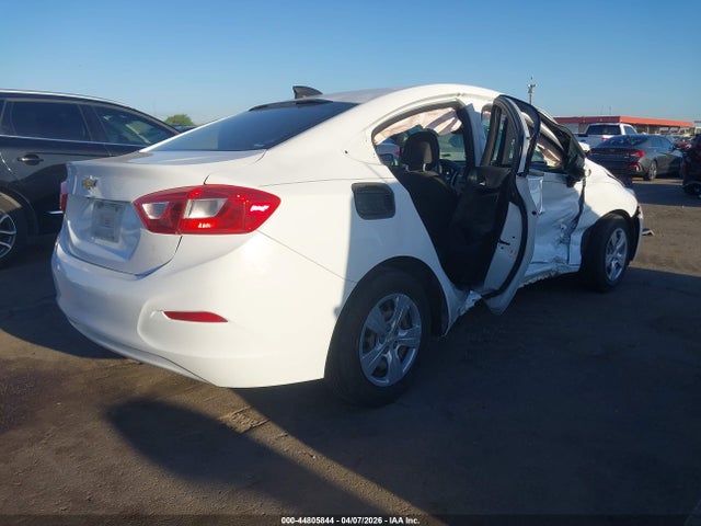 1G1BC5SM5H7173084 Chevrolet Cruze Ls Auto