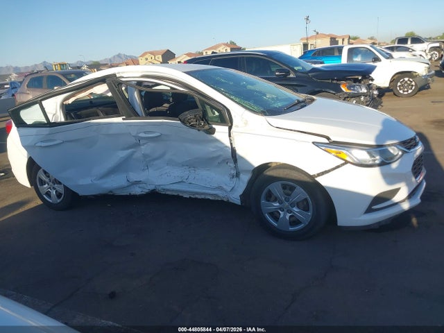 1G1BC5SM5H7173084 Chevrolet Cruze Ls Auto