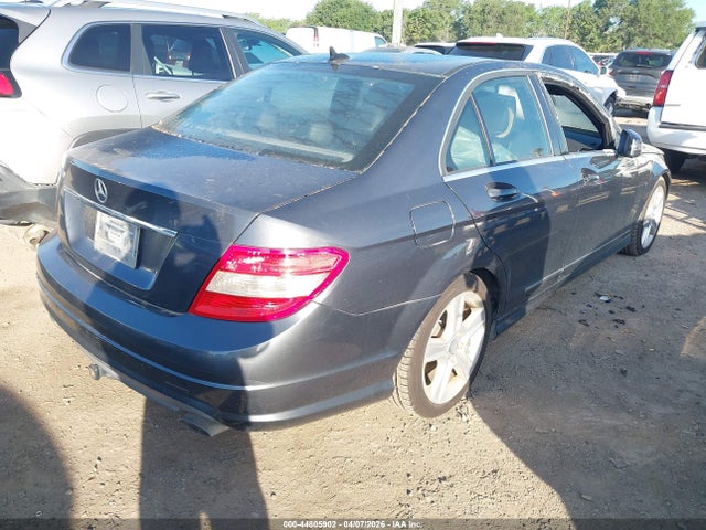 2011 MERCEDES-BENZ C 300 WDDGF5EB8BR155081 Photo 3