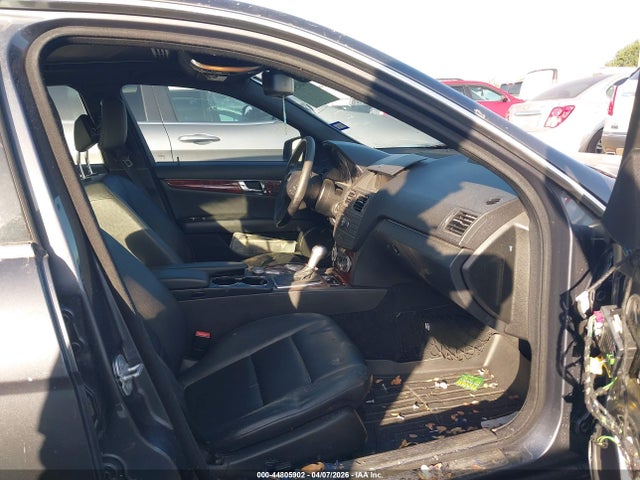 2011 MERCEDES-BENZ C 300 WDDGF5EB8BR155081 Photo 4