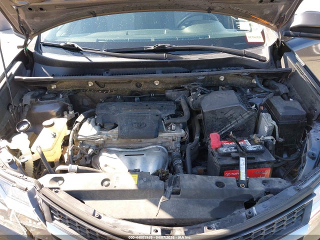 Toyota RAV4 LE 2015 JTMZFREV2FJ032370 Image 10