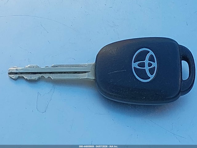 Toyota RAV4 LE 2015 JTMZFREV2FJ032370 Image 11