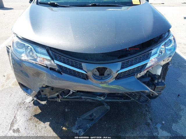 Toyota RAV4 LE 2015 JTMZFREV2FJ032370 Image 6