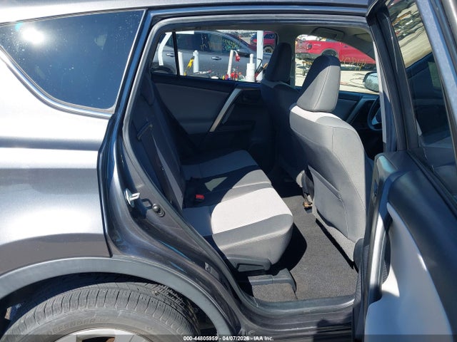 Toyota RAV4 LE 2015 JTMZFREV2FJ032370 Image 8